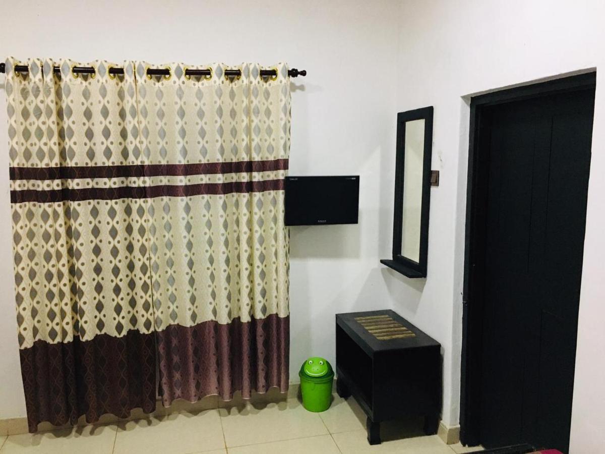 Bathiya Tourist Guest Anuradhapura酒店 外观 照片
