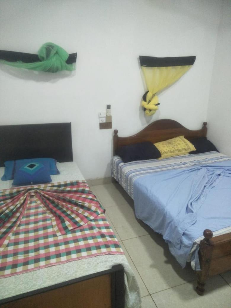 Bathiya Tourist Guest Anuradhapura酒店 外观 照片