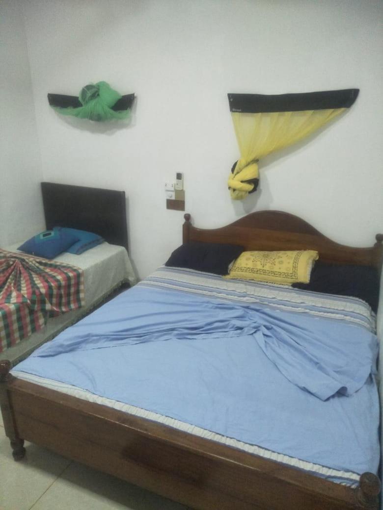 Bathiya Tourist Guest Anuradhapura酒店 外观 照片