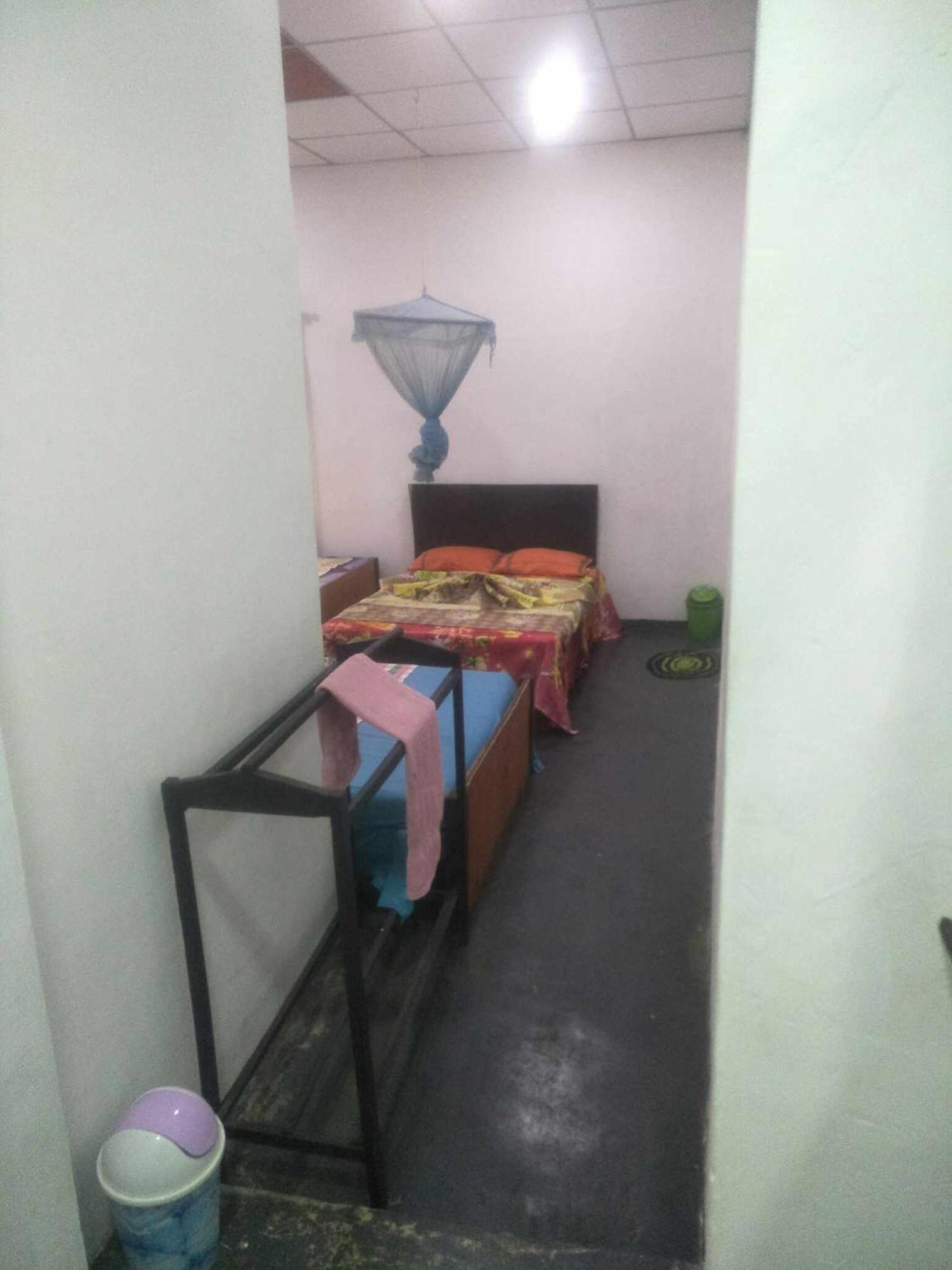 Bathiya Tourist Guest Anuradhapura酒店 外观 照片